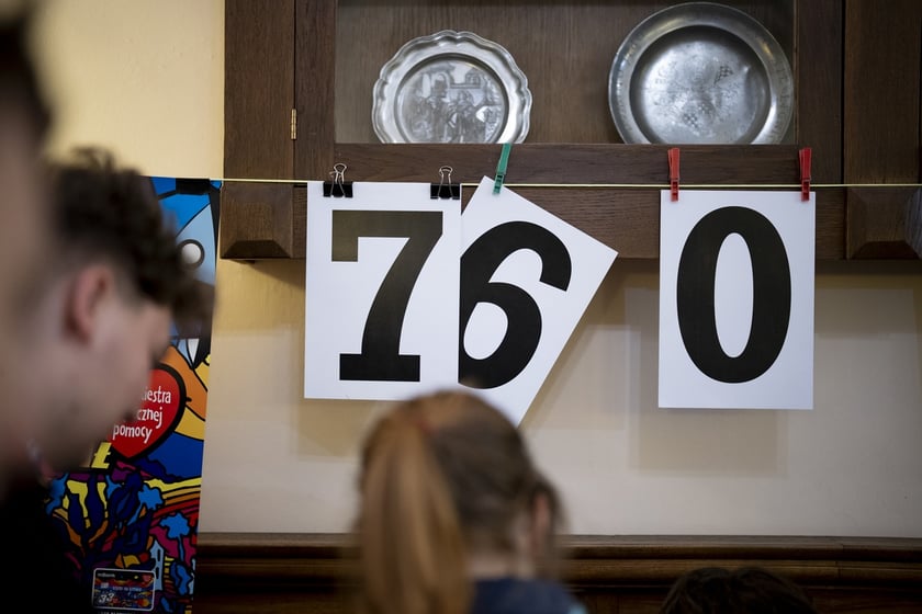 Liczenie pieniędzy w sztabach WOŚP we Wrocławiu