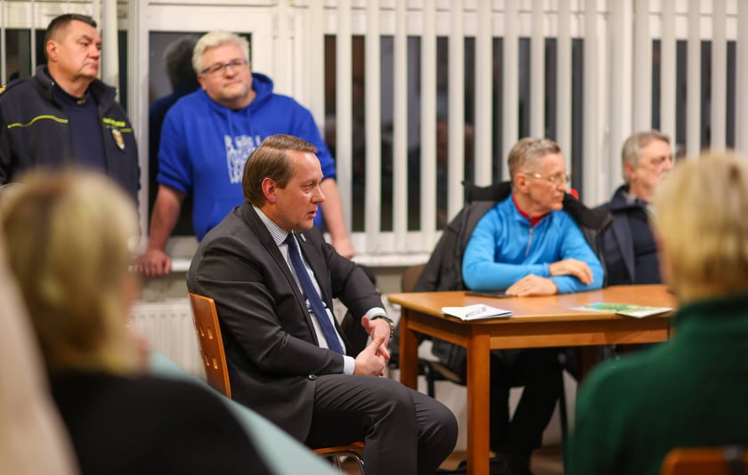 Spotkanie mieszkańców i RO Powstańców Śląskich z przedstawicielami miasta