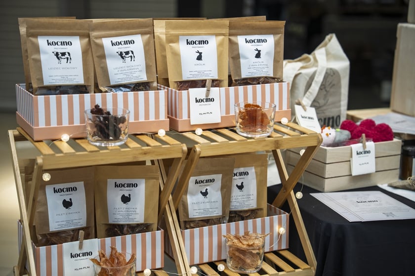 Uczestnicy Targów PupiLove w Pasażu Grunwaldzkim