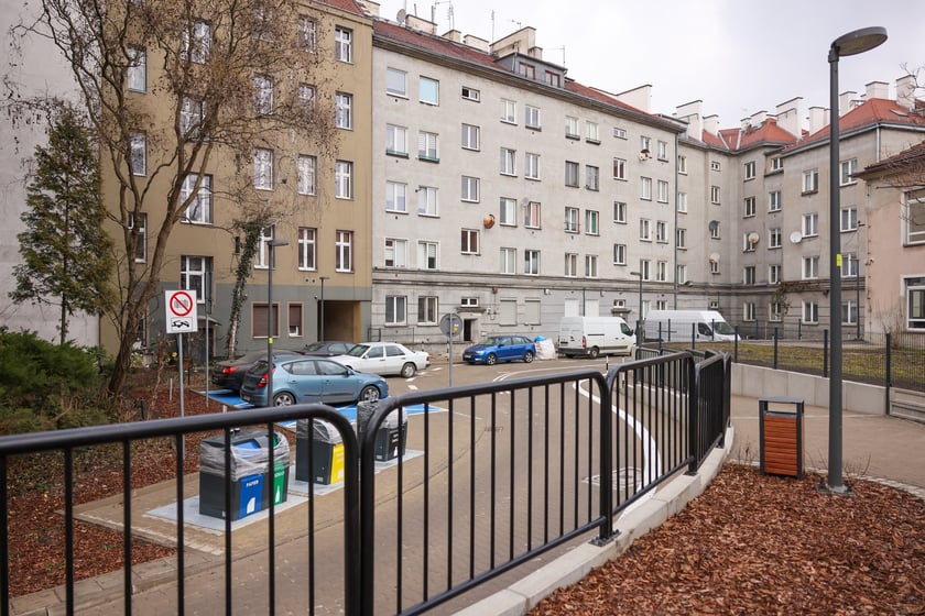 Wyremontowane podw&oacute;rko w kwartale&nbsp;Jaracza &ndash; Orzeszkowej &ndash; Wyszyńskiego - Nowowiejska