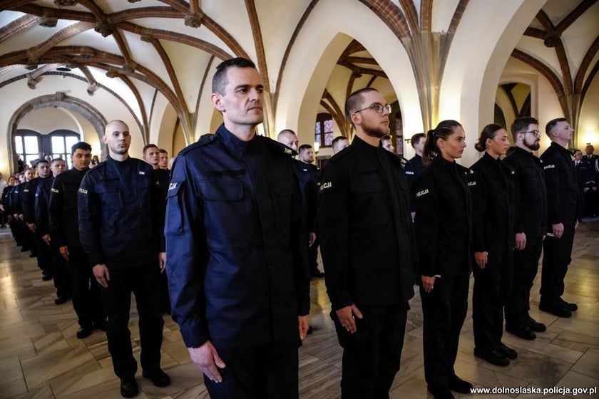 Ślubowanie policjantów w Ratuszu we Wrocławiu