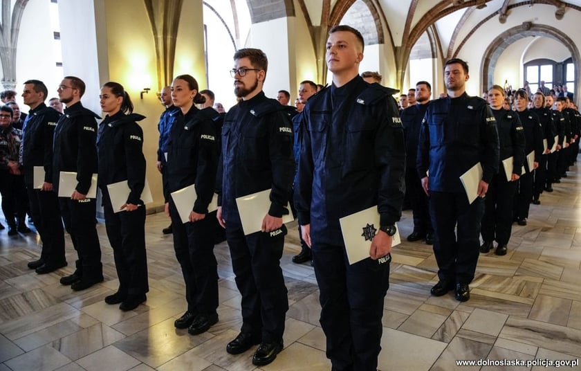 Ślubowanie policjantów w Ratuszu we Wrocławiu
