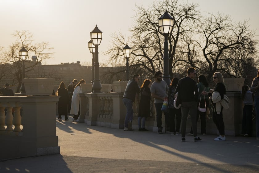 Spacerowicze we Wrocławiu
