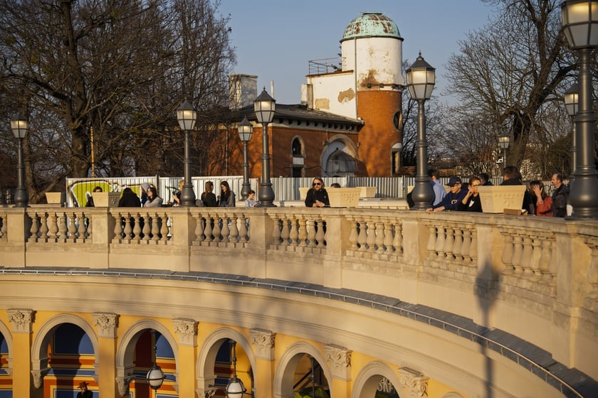 Spacerowicze we Wrocławiu