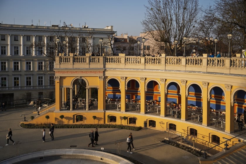 Spacerowicze we Wrocławiu