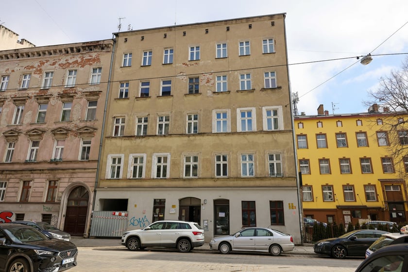 Remontowane kamienice na Prądzyńskiego (marzec 2025)