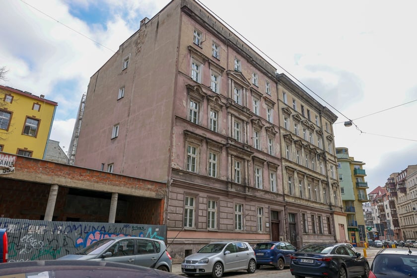 Remontowane kamienice na Prądzyńskiego (marzec 2025)