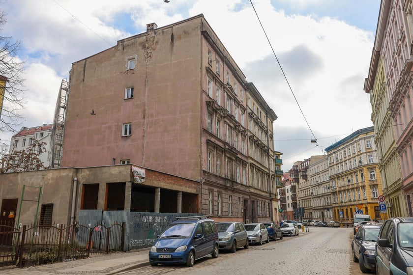 Remontowane kamienice na Prądzyńskiego (marzec 2025)