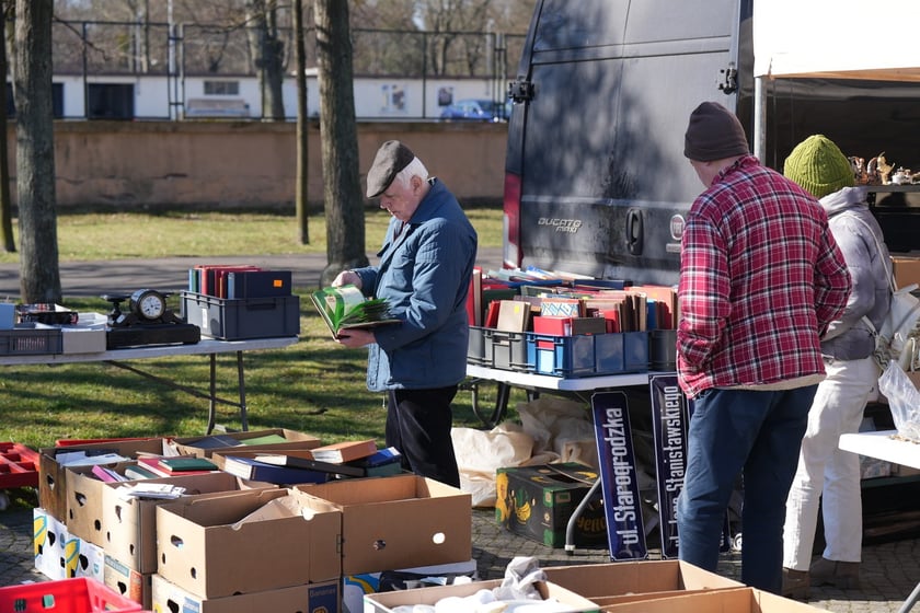 Giełda Staroci pod Halą Stulecia &ndash; te cudeńka można było kupić 16 marca