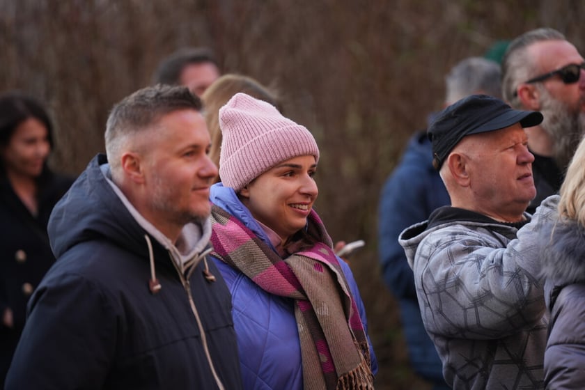 Koncert pod blokiem i odsłonięcie muralu na Orzechowej. Wrocław. 16.03.2025