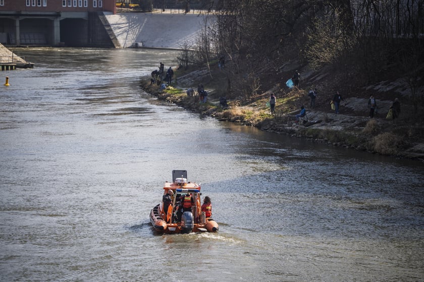 Posprzątali Odrę, teraz powstaną z tego dzieła sztuki. Ziściła się wrocłąwska część projektu SEKTOR 333