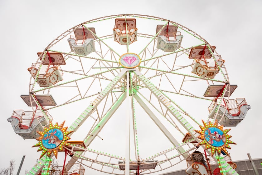 Wesołe miasteczko przy stadionie Tarczyński Arena - 23.03.2025 r.