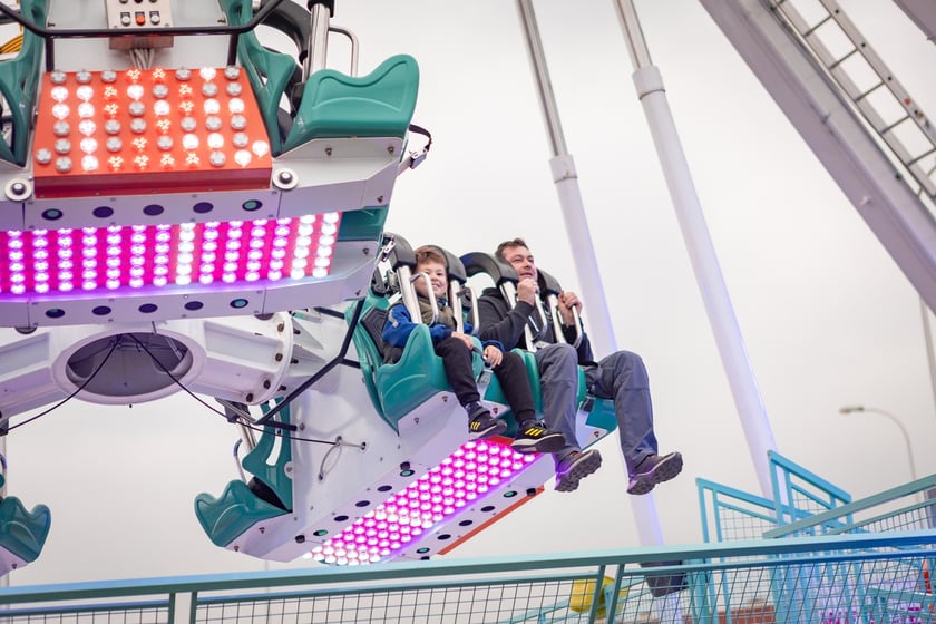 Wesołe miasteczko przy stadionie Tarczyński Arena - 23.03.2025 r.