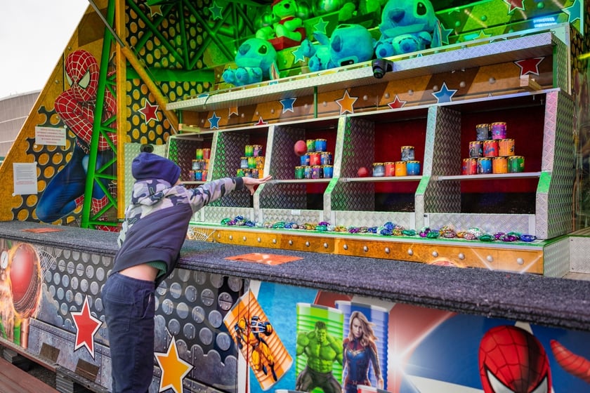 Wesołe miasteczko przy stadionie Tarczyński Arena - 23.03.2025 r.