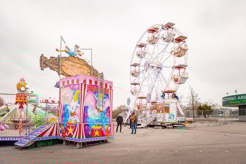Wesołe miasteczko przy stadionie Tarczyński Arena - 23.03.2025 r.
