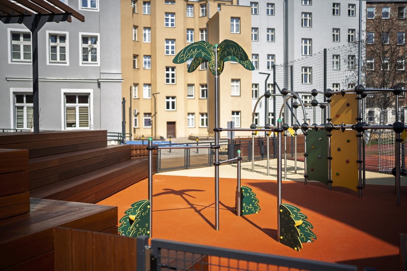 Podw&oacute;rko Wszystkich Mieszkańc&oacute;w po remoncie