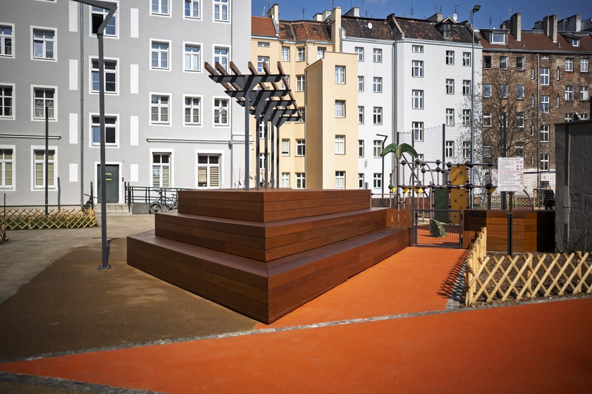 Podw&oacute;rko Wszystkich Mieszkańc&oacute;w po remoncie