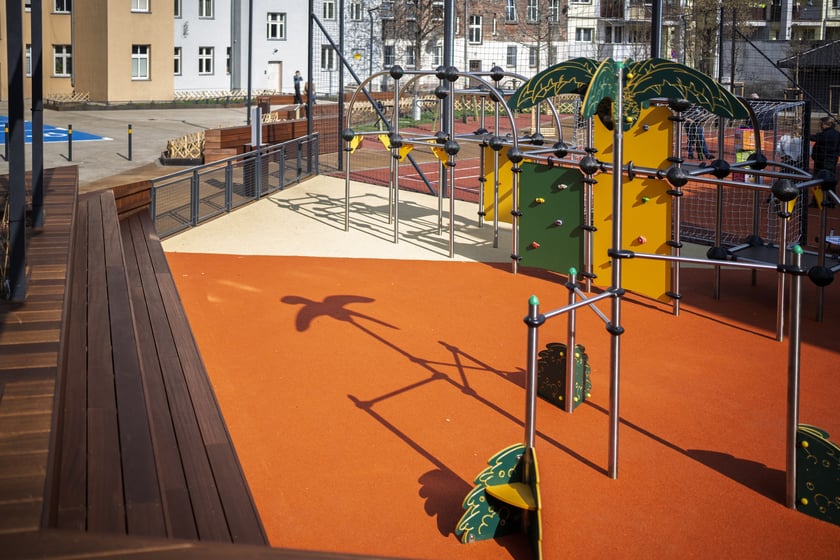 Podw&oacute;rko Wszystkich Mieszkańc&oacute;w po remoncie