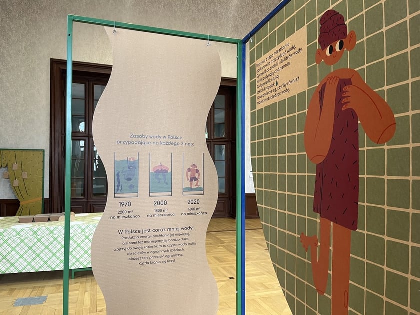 Na zdjęciach wystawa EkoEksperymentarium na Dworcu Wrocław Gł&oacute;wny