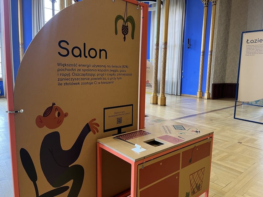 Na zdjęciach wystawa EkoEksperymentarium na Dworcu Wrocław Gł&oacute;wny