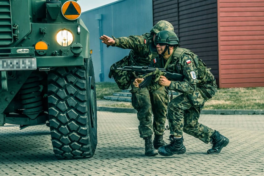 Szkolenie zorganizowane przez żołnierzy 10 Wrocławskiej Brygady Łączności dla wałbrzyskich licealistów