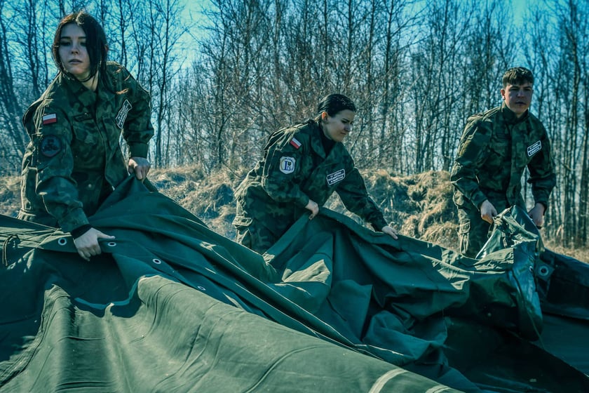 Szkolenie zorganizowane przez żołnierzy 10 Wrocławskiej Brygady Łączności dla wałbrzyskich licealistów