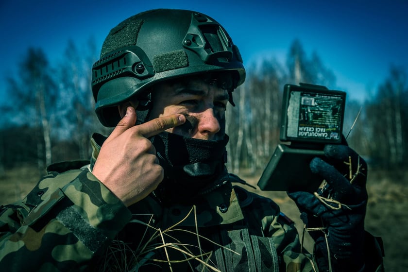 Szkolenie zorganizowane przez żołnierzy 10 Wrocławskiej Brygady Łączności dla wałbrzyskich licealistów