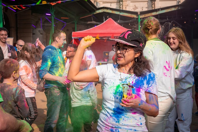 Świetna zabawa w sobotę 29 marca na Świebodzkim - Wroclaw Holi Celebration 2025, czyli Festiwalu Kolorów