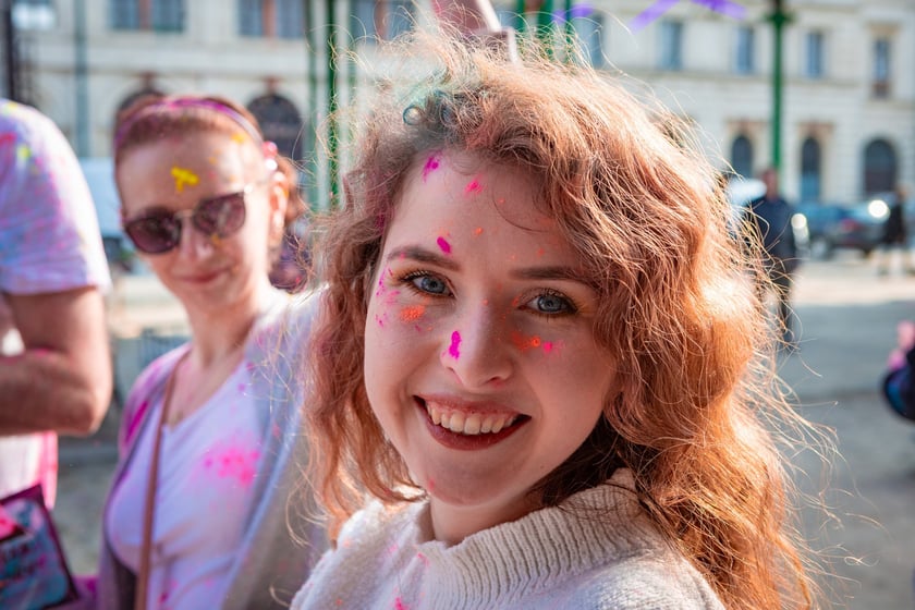 Świetna zabawa w sobotę 29 marca na Świebodzkim - Wroclaw Holi Celebration 2025, czyli Festiwalu Kolorów