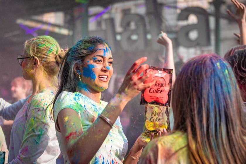 Świetna zabawa w sobotę 29 marca na Świebodzkim - Wroclaw Holi Celebration 2025, czyli Festiwalu Kolorów