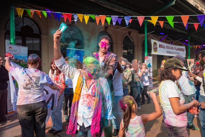 Świetna zabawa w sobotę 29 marca na Świebodzkim - Wroclaw Holi Celebration 2025, czyli Festiwalu Kolorów