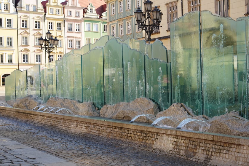 Zdrój na rynku pod ratuszem