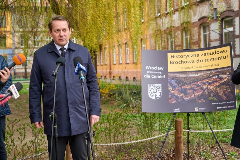 Dawne osiedle kolejowe na Brochowie odzyska blask dzięki remontom w ramach programu #PoWROtyKamienic