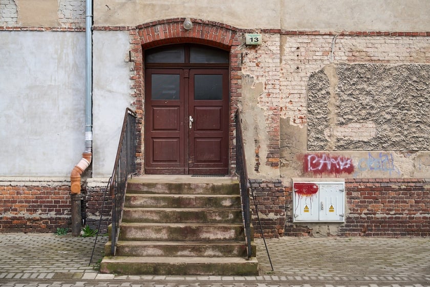 Dawne osiedle kolejowe na Brochowie odzyska blask dzięki remontom w ramach programu #PoWROtyKamienic