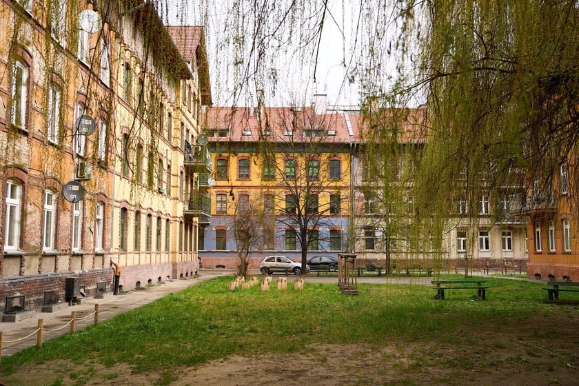 Dawne osiedle kolejowe na Brochowie odzyska blask dzięki remontom w ramach programu #PoWROtyKamienic