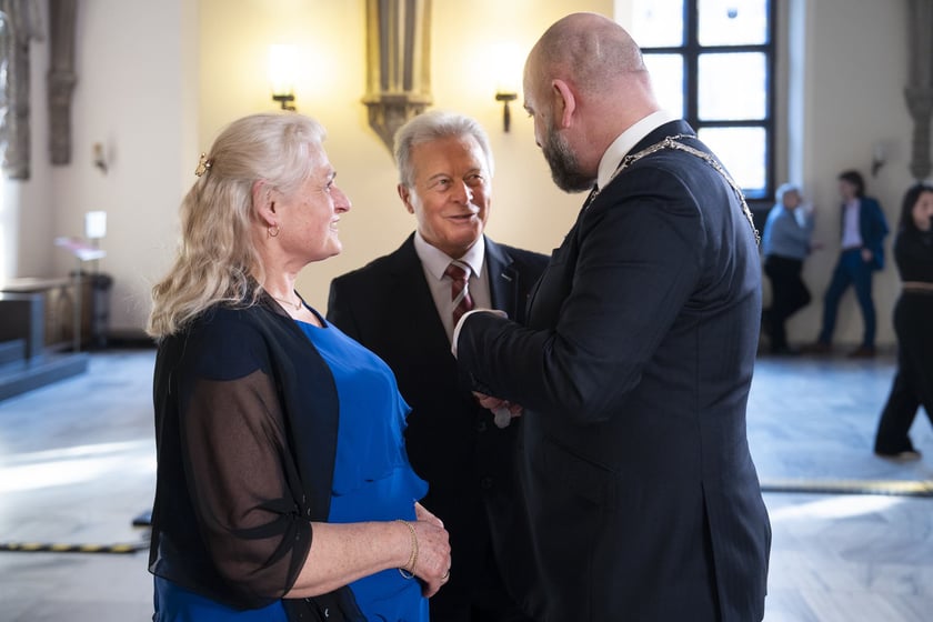 Odznaczenia dla małżeństw z długoletnim stażem, 1 kwietnia 2025