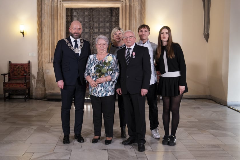 Odznaczenia dla małżeństw z długoletnim stażem, 1 kwietnia 2025