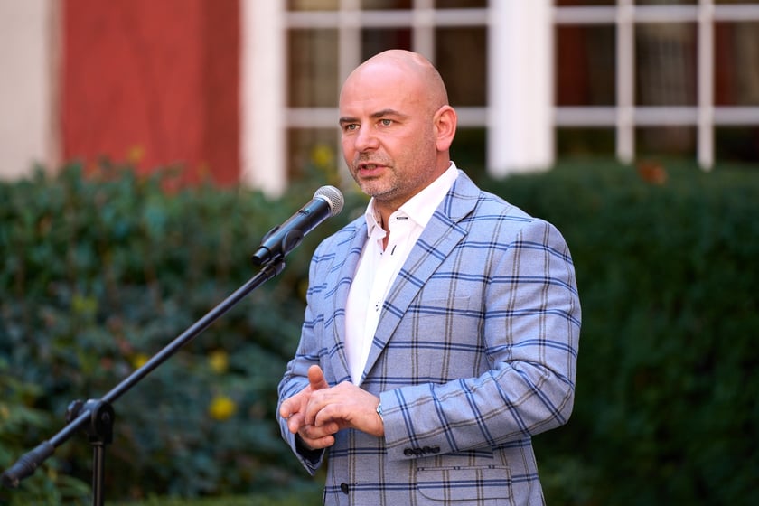 Już wkr&oacute;tce do Ossolineum trafią dokumenty i materiały z wrocławskich osiedli &ndash; radny miejski Dominik Kłosowski