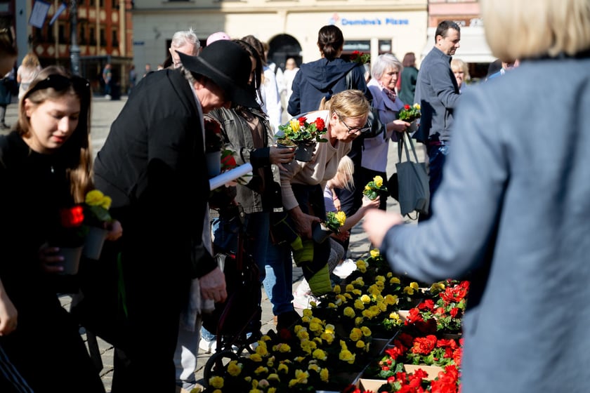 Inauguracja konkursu Ukwiecamy Wrocław w kolorach Wrocławia 2025 na rynku