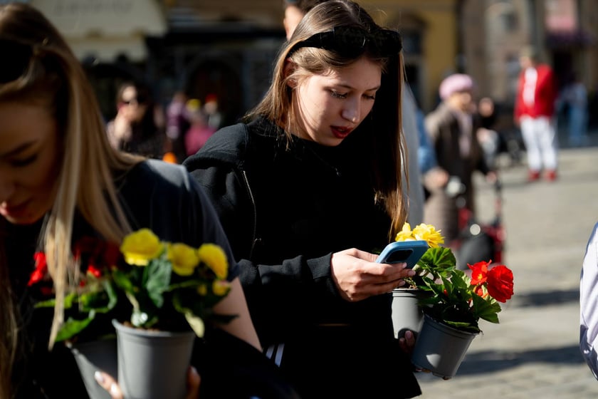 Inauguracja konkursu Ukwiecamy Wrocław w kolorach Wrocławia 2025 na rynku