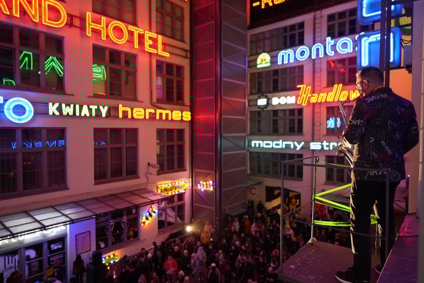 Wrocławska galeria neonów przy Ruskiej znów świeci! Niezwykły pokaz - 5.04.2025