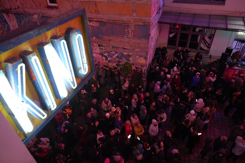 Wrocławska galeria neonów przy Ruskiej znów świeci! Niezwykły pokaz - 5.04.2025