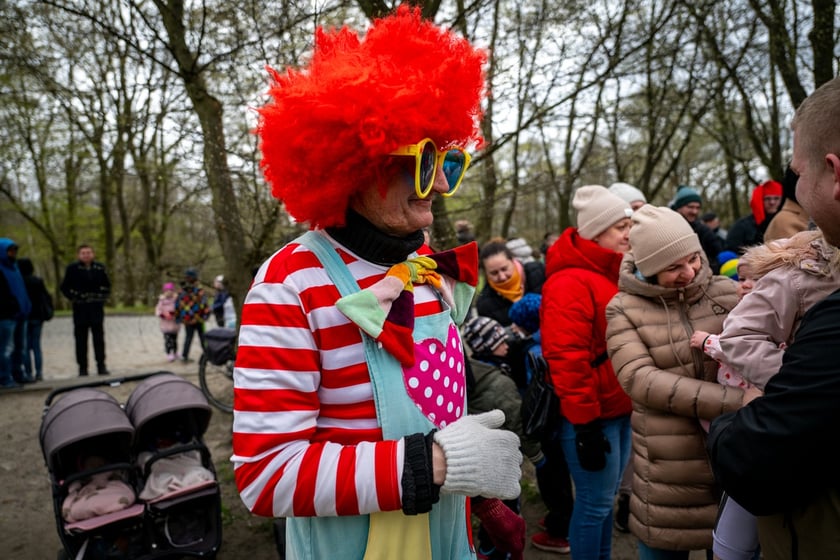 Odsłonięcie figurki krasnala Raciworka przy Kładce Złotnickiej