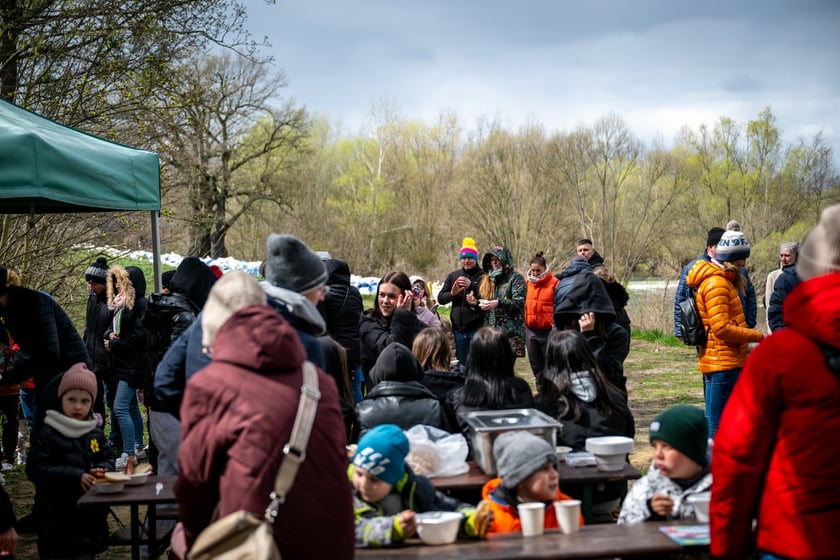 Odsłonięcie figurki krasnala Raciworka przy Kładce Złotnickiej