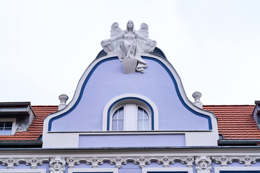 Fasada kamienicy Piastowska 25 po remoncie