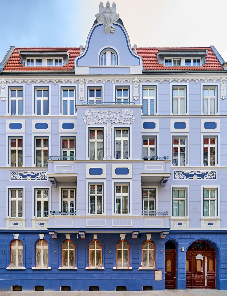 Fasada kamienicy Piastowska 25 po remoncie