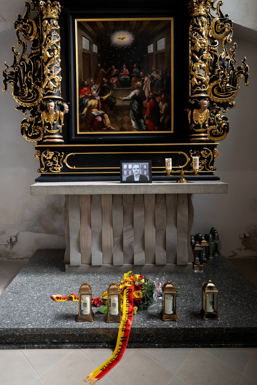 Pożegnanie Wojciecha Adamskiego w Kaplicy Rajców Miejskich Wrocławia w Kościele Garnizonowym