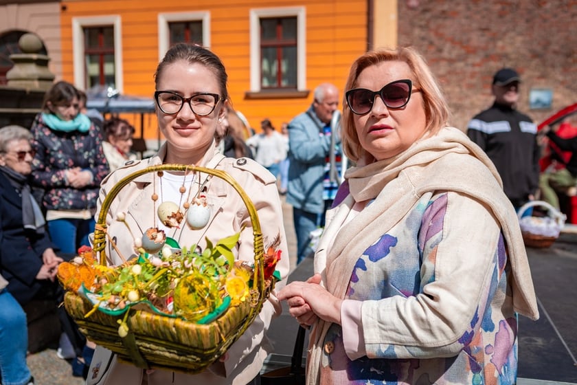 Święcenie pokarmów pod wrocławską Katedrą, 19 kwietnia 2025 rok