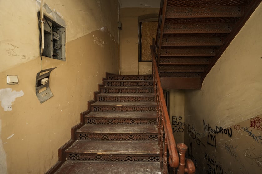 Wnętrza kamienic 1, 1a i 1b na Dworcowej we Wrocławiu