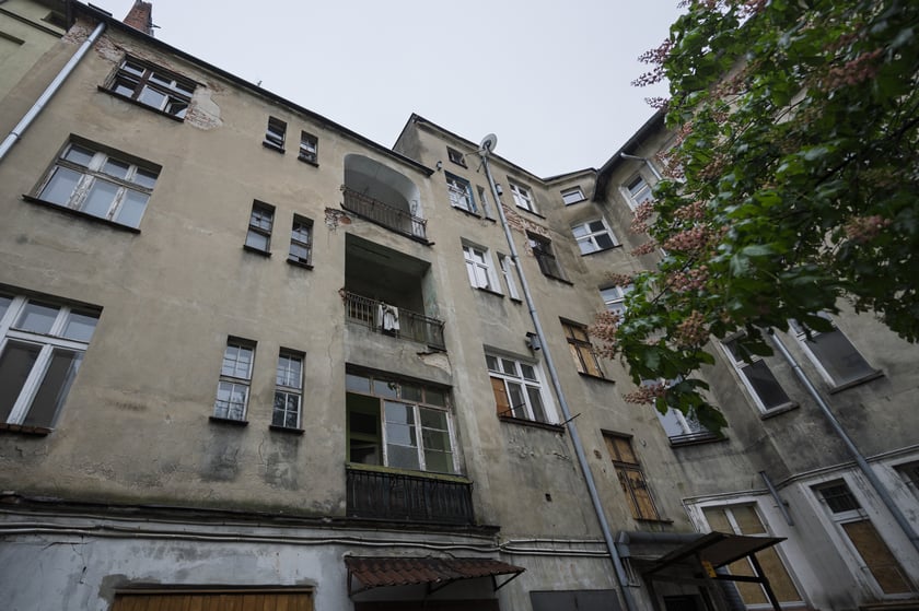 Wnętrza kamienic 1, 1a i 1b na Dworcowej we Wrocławiu